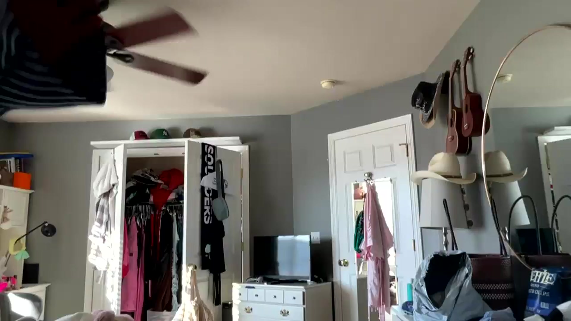 Gallery image thumbnail from Natpeach's myfreecams stream on, 04/25/2026, 01:37 image 6 of 20