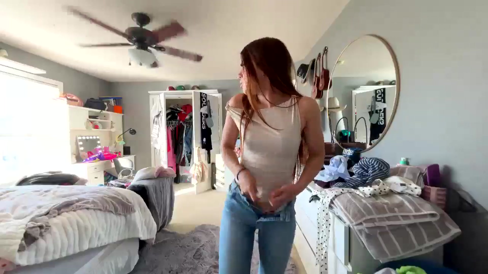 Gallery image thumbnail from Natpeach's myfreecams stream on, 04/25/2026, 01:37 image 16 of 20