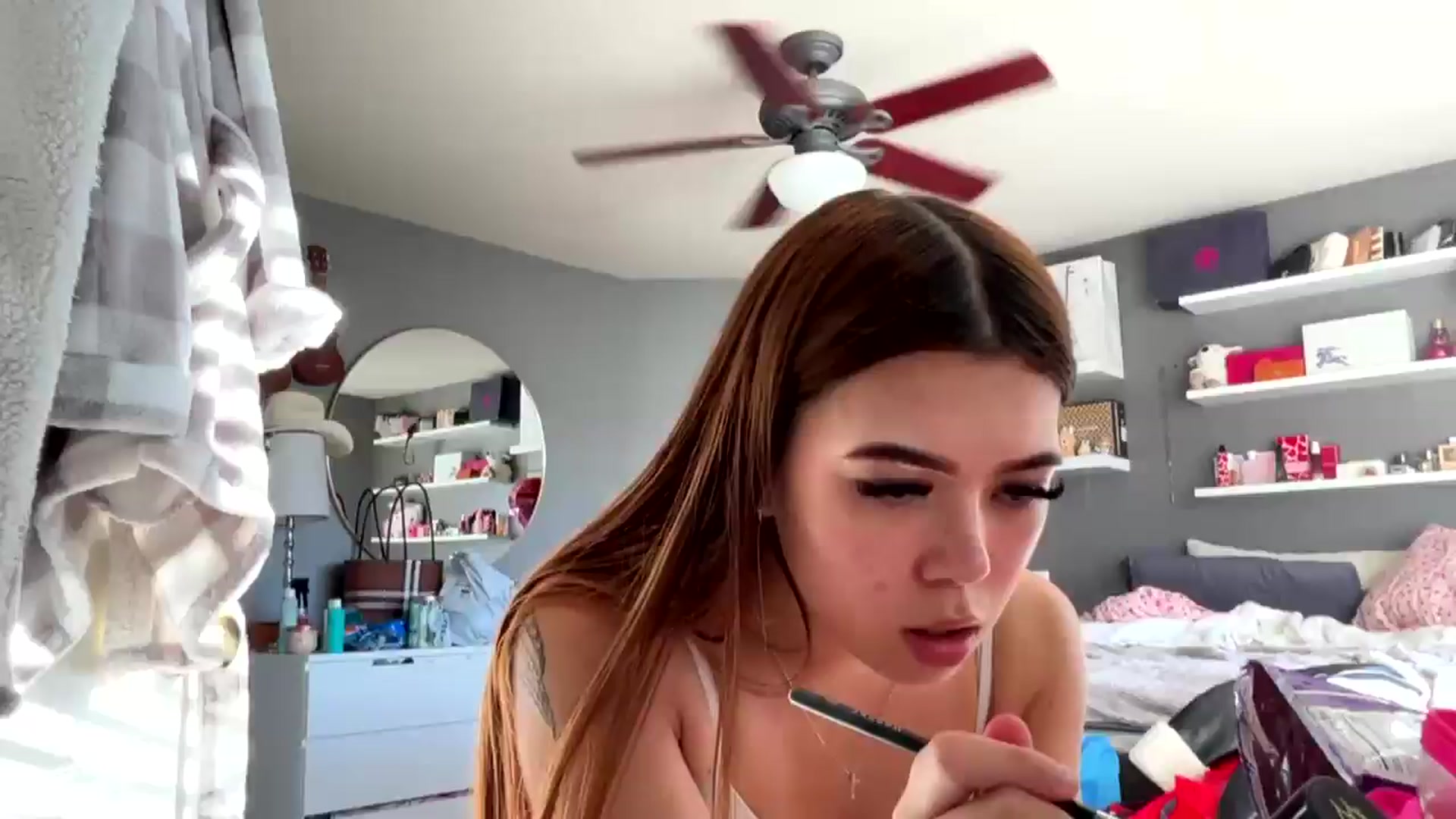 Gallery image thumbnail from Natpeach's myfreecams stream on, 04/25/2026, 01:37 image 1 of 20