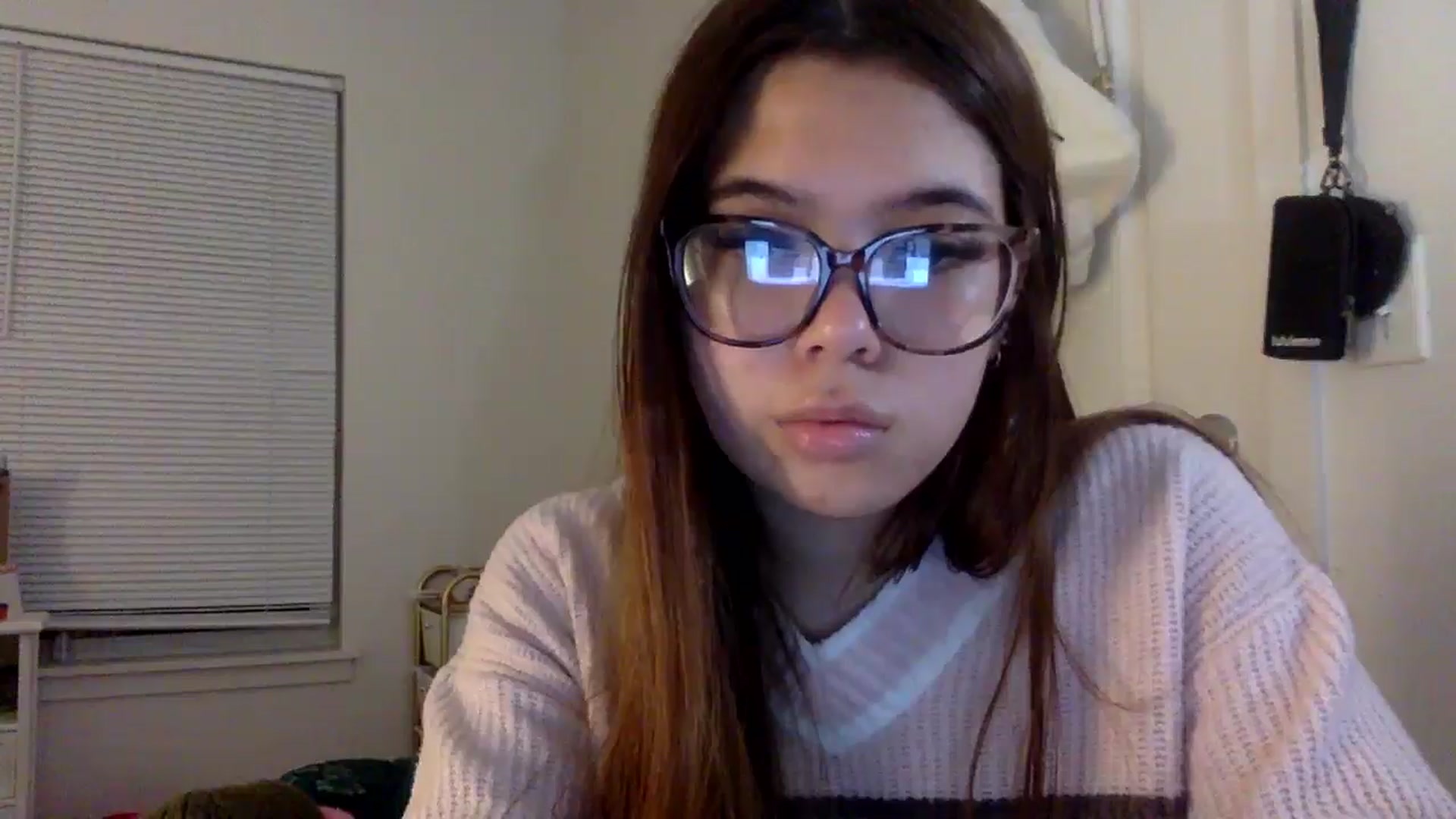 Gallery image thumbnail from Natpeach's myfreecams stream on, 04/29/2026, 05:53 image 5 of 20