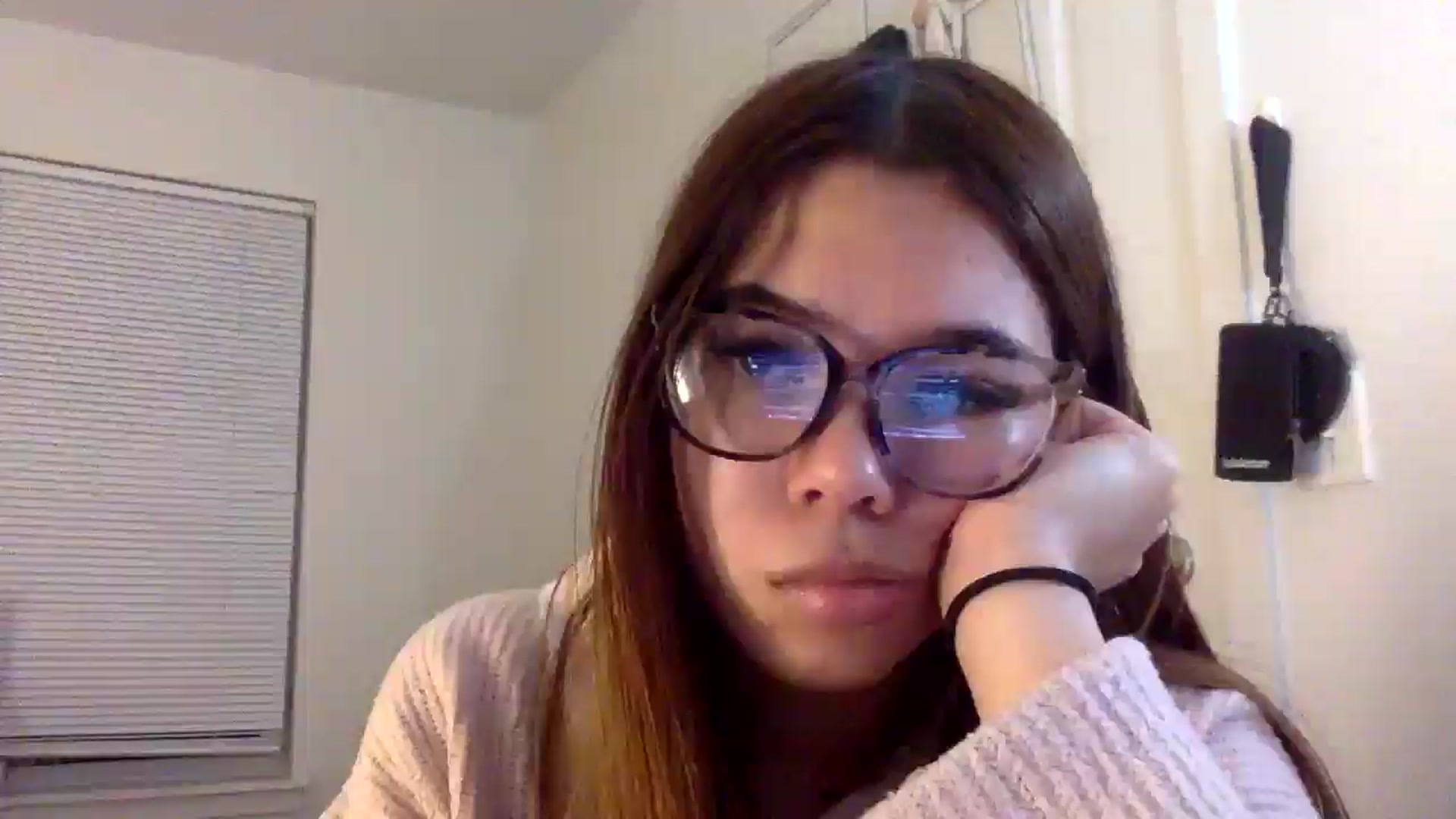 Gallery image thumbnail from Natpeach's myfreecams stream on, 04/29/2026, 05:53 image 19 of 20