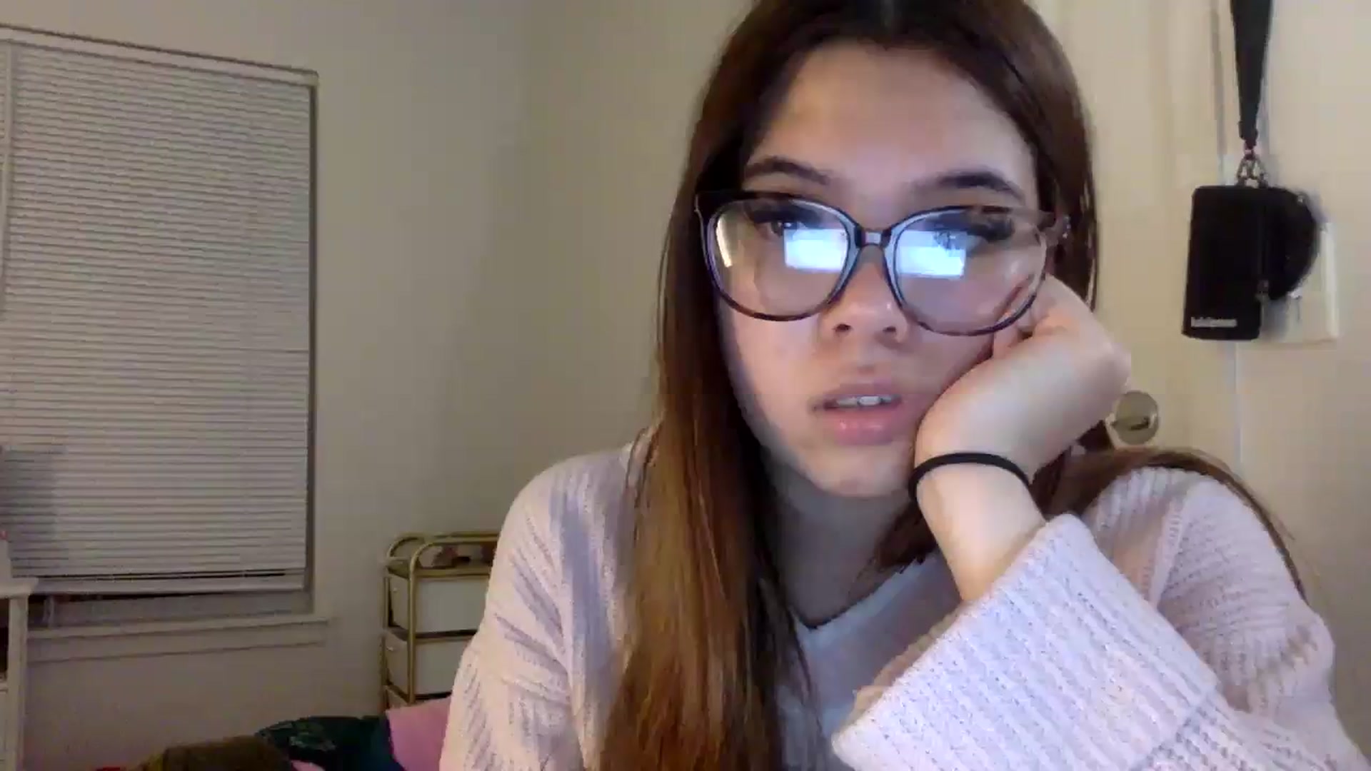 Gallery image thumbnail from Natpeach's myfreecams stream on, 04/29/2026, 05:53 image 6 of 20