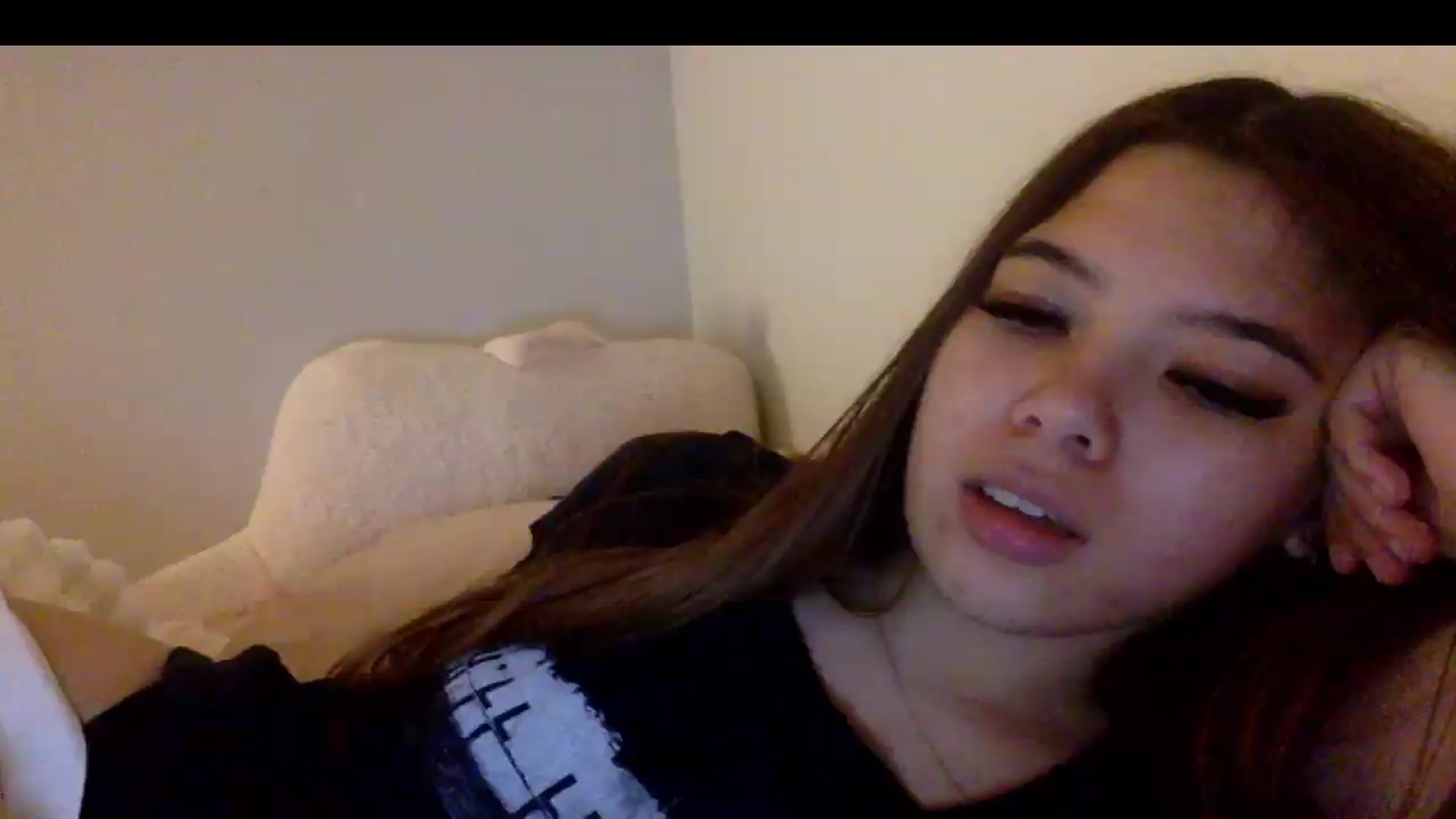 Gallery image thumbnail from Natpeach's myfreecams stream on, 04/30/2026, 06:33 image 19 of 20