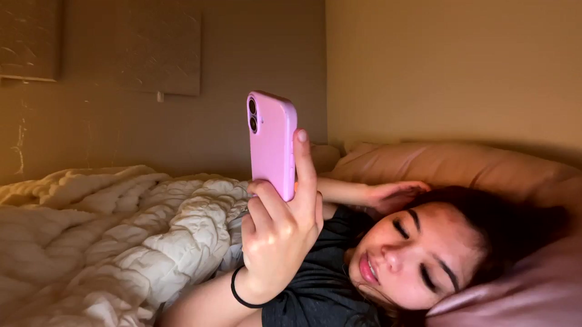Gallery image thumbnail from Natpeach's myfreecams stream on, 05/02/2026, 09:15 image 16 of 20