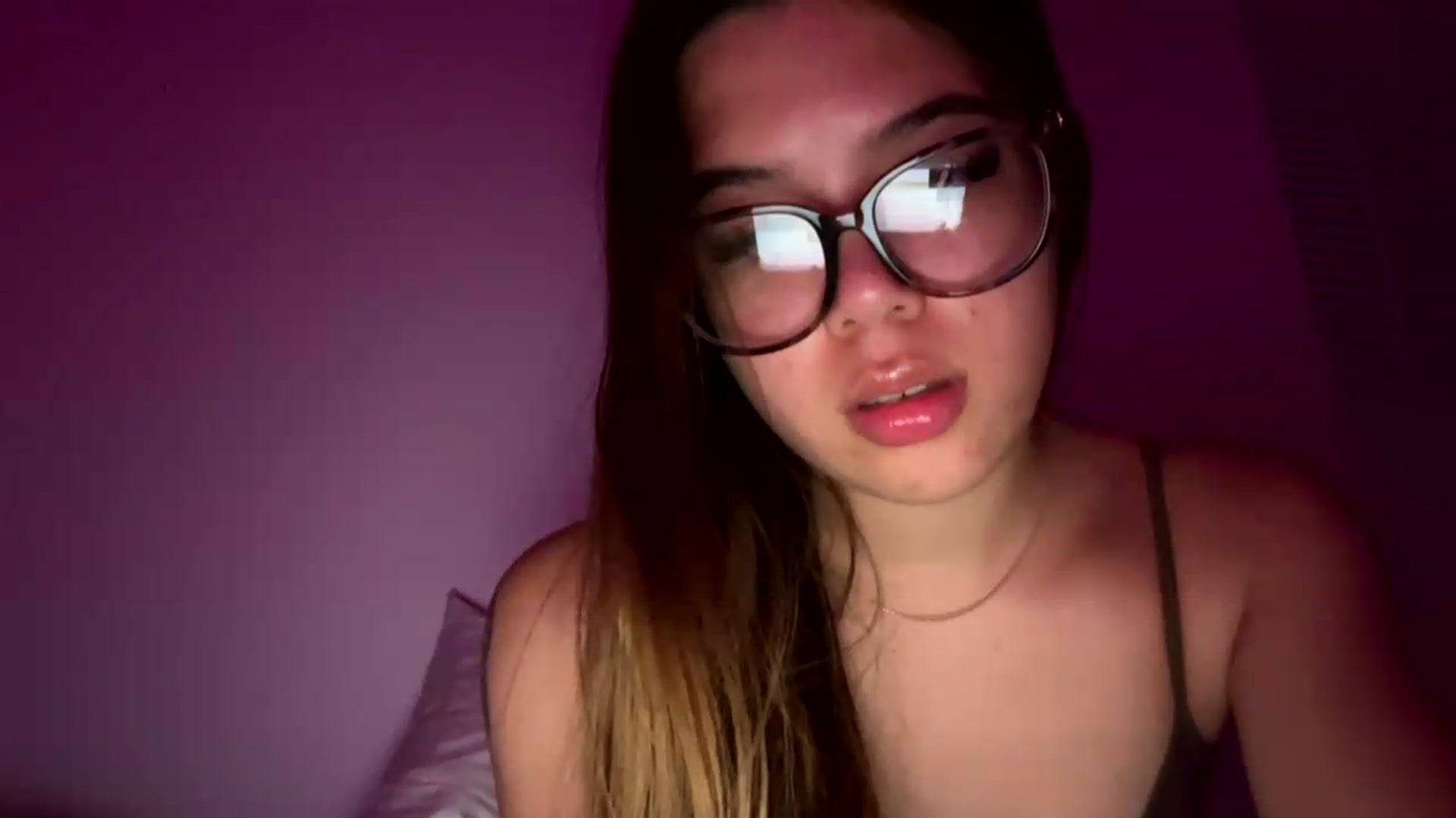 Gallery image thumbnail from Natpeach's myfreecams stream on, 05/05/2026, 05:48 image 16 of 20