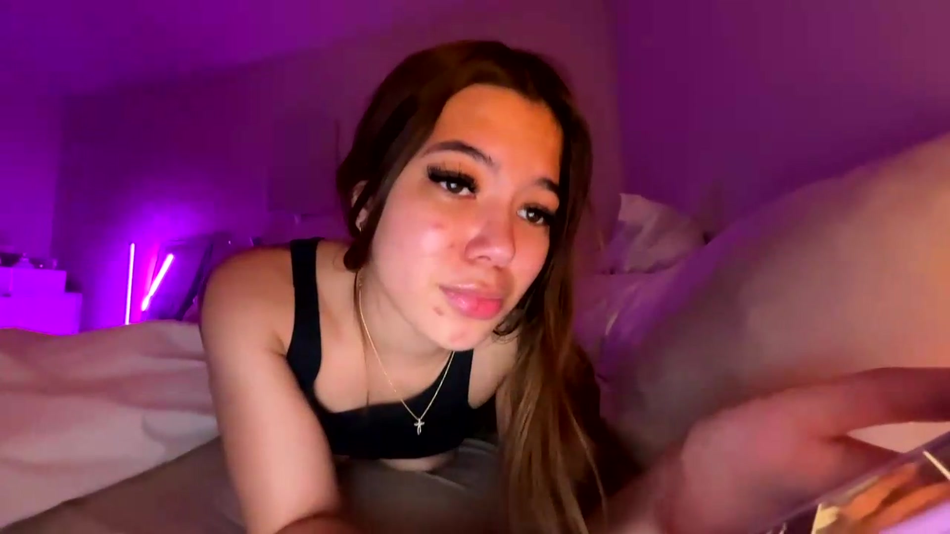Gallery image thumbnail from Natpeach's myfreecams stream on, 05/12/2026, 07:02 image 16 of 20