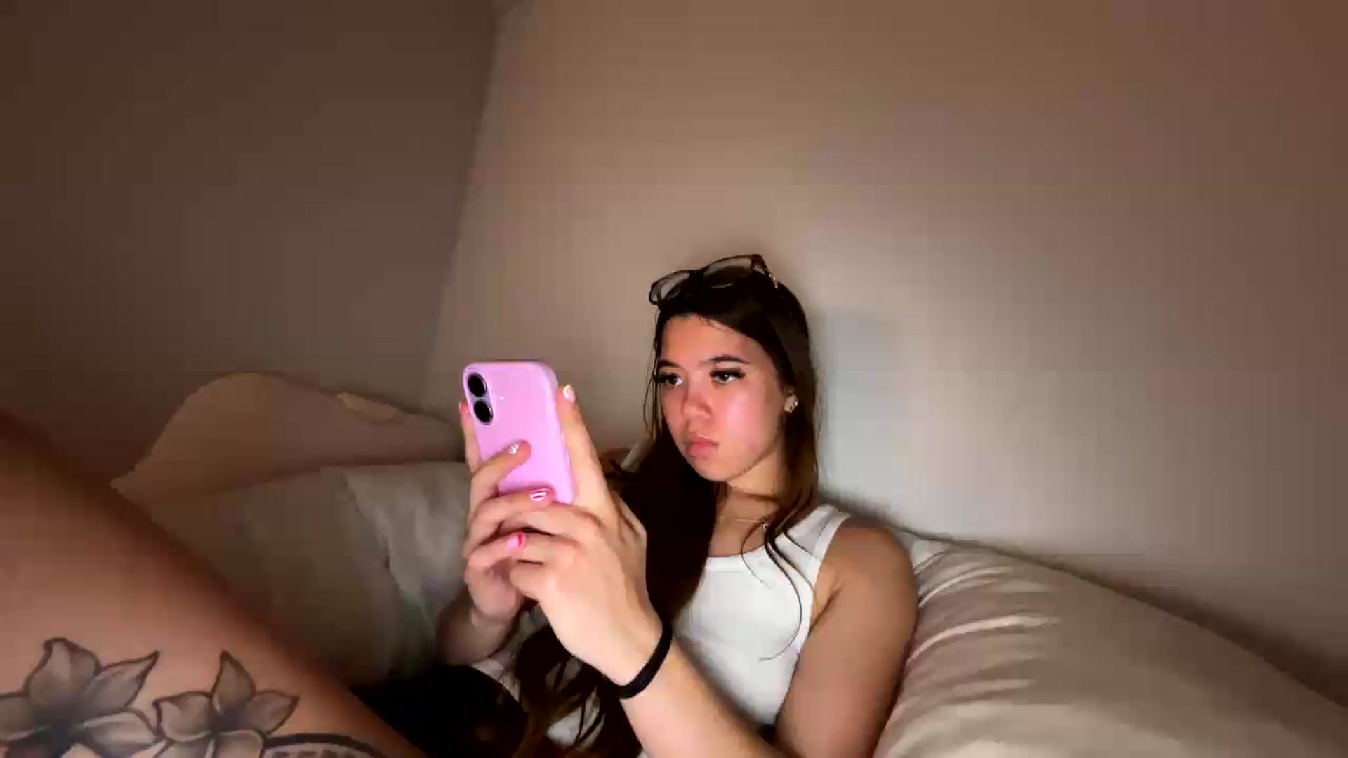 Gallery image thumbnail from Natpeach's myfreecams stream on, 05/20/2026, 06:47 image 1 of 20