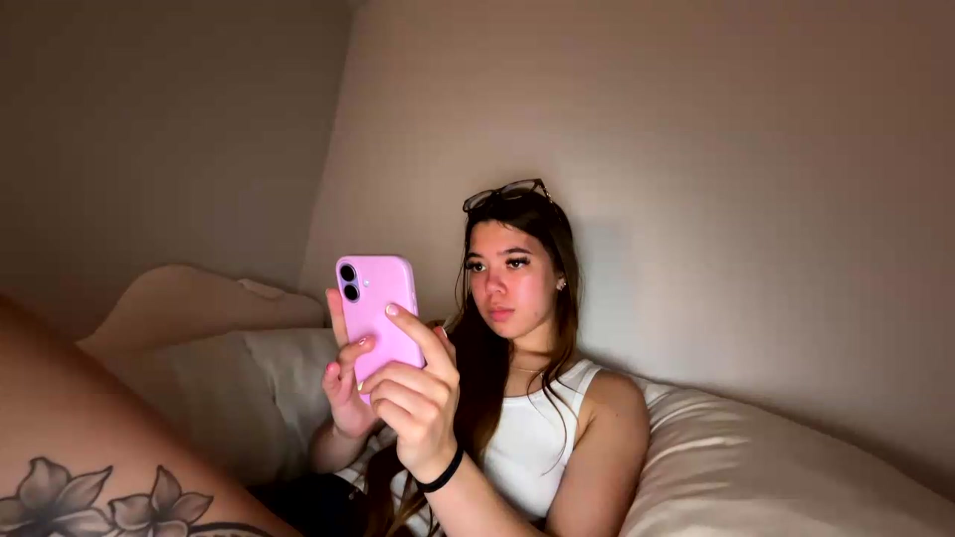 Gallery image thumbnail from Natpeach's myfreecams stream on, 05/20/2026, 06:47 image 5 of 20