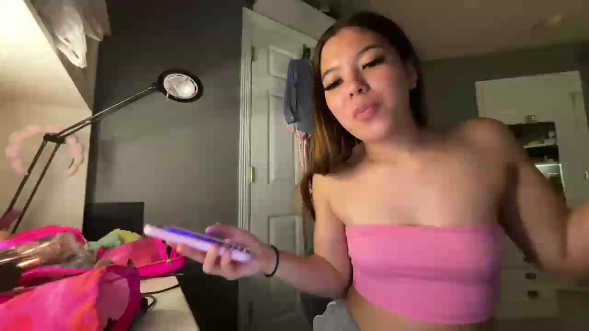 Gallery image thumbnail from Natpeach's myfreecams stream on, 06/15/2026, 05:06 image 19 of 20