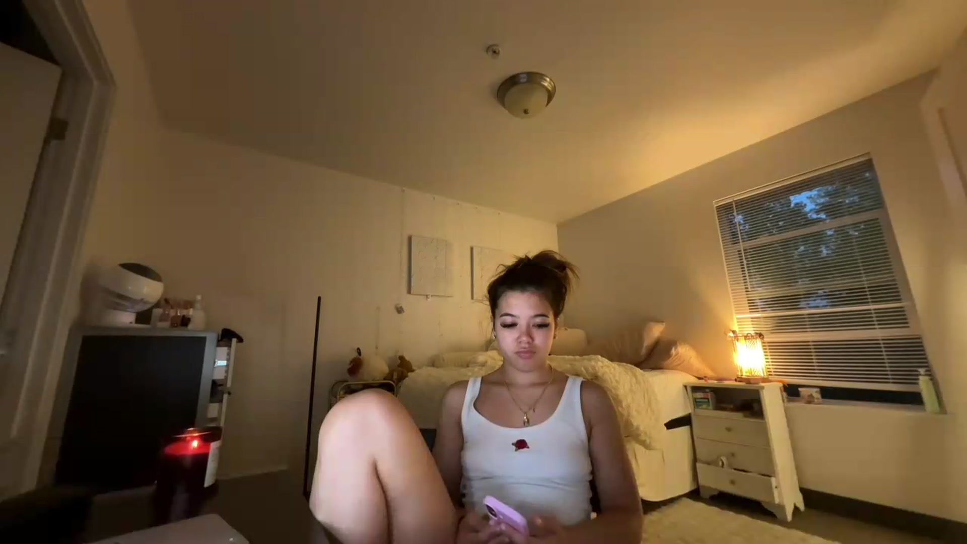 Gallery image thumbnail from Natpeach's myfreecams stream on, 06/25/2026, 05:41 image 16 of 20