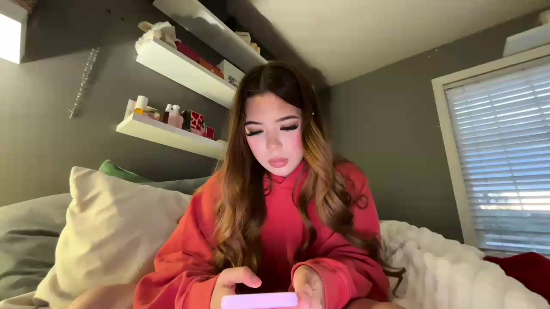 Gallery image thumbnail from Natpeach's myfreecams stream on, 06/28/2026, 04:54 image 3 of 20