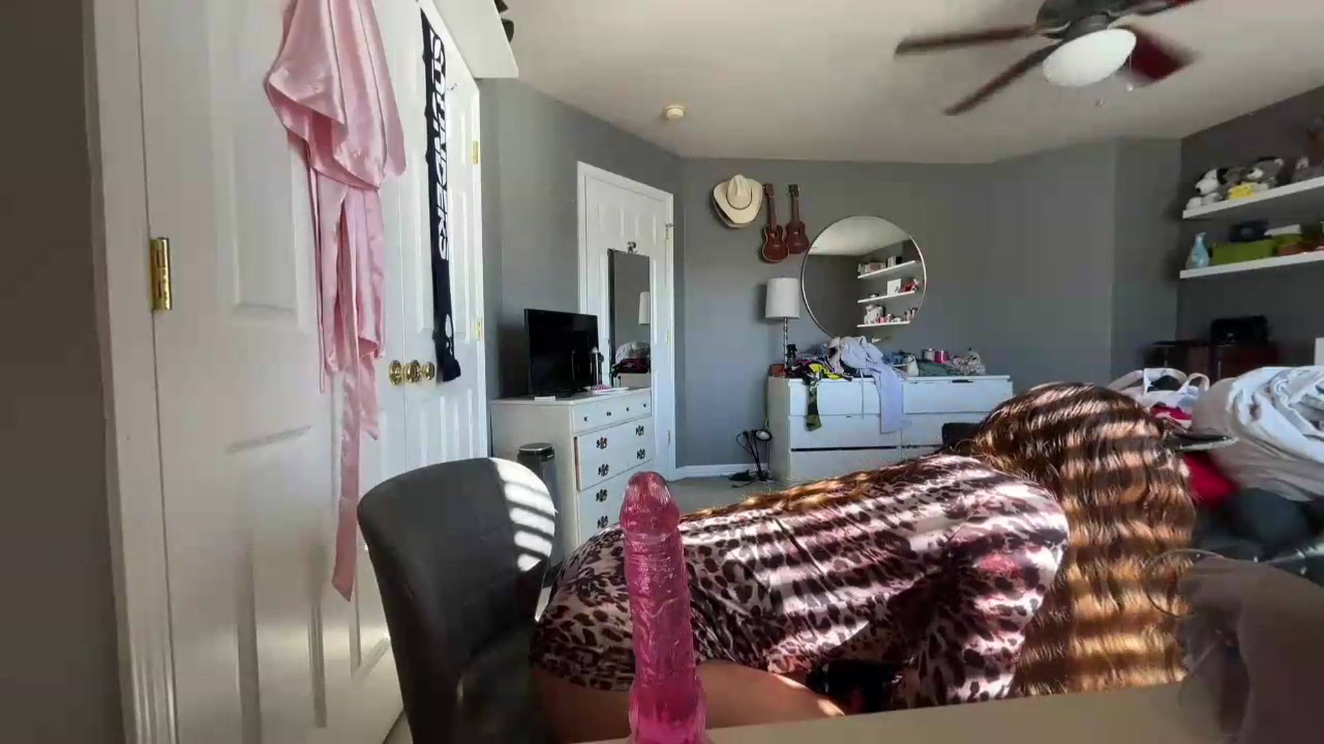 Gallery image thumbnail from Natpeach's myfreecams stream on, 07/19/2026, 24:50 image 16 of 20