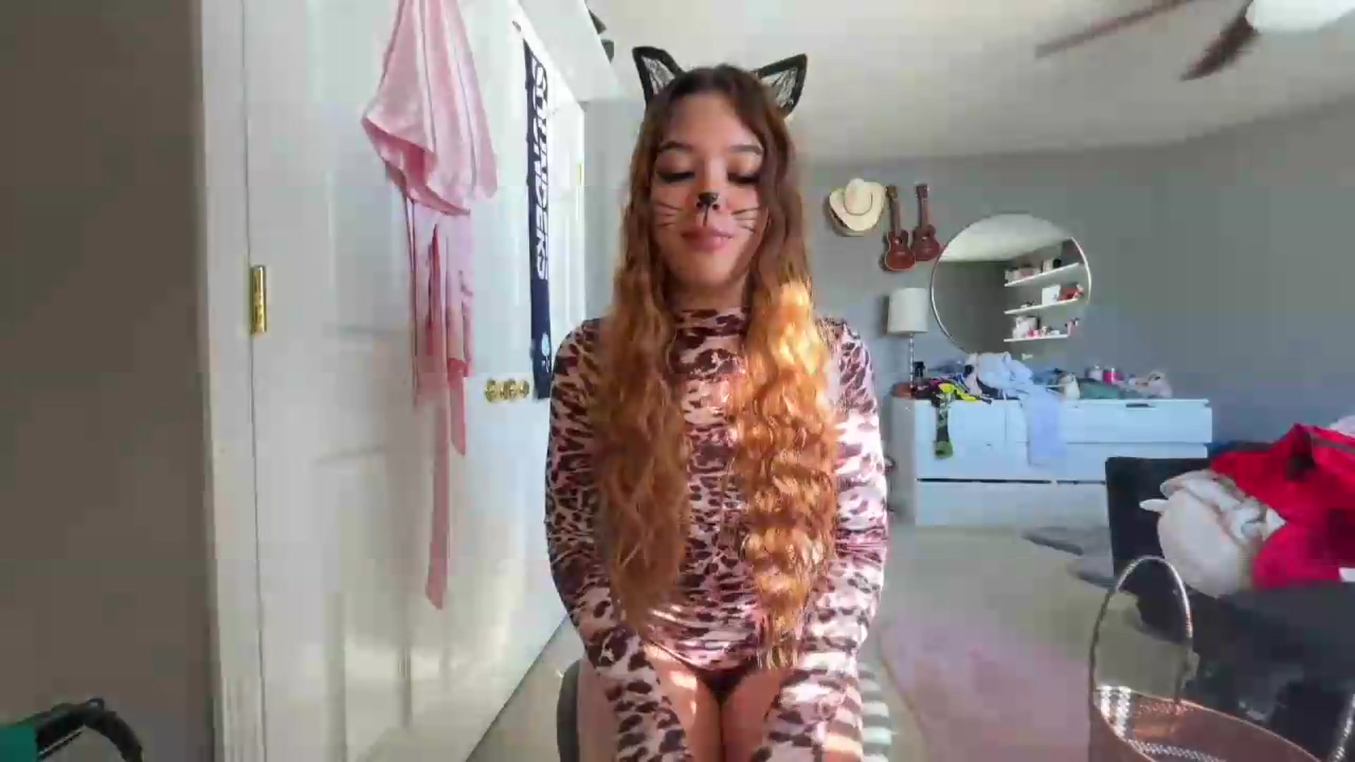 Gallery image thumbnail from Natpeach's myfreecams stream on, 07/19/2026, 24:50 image 6 of 20