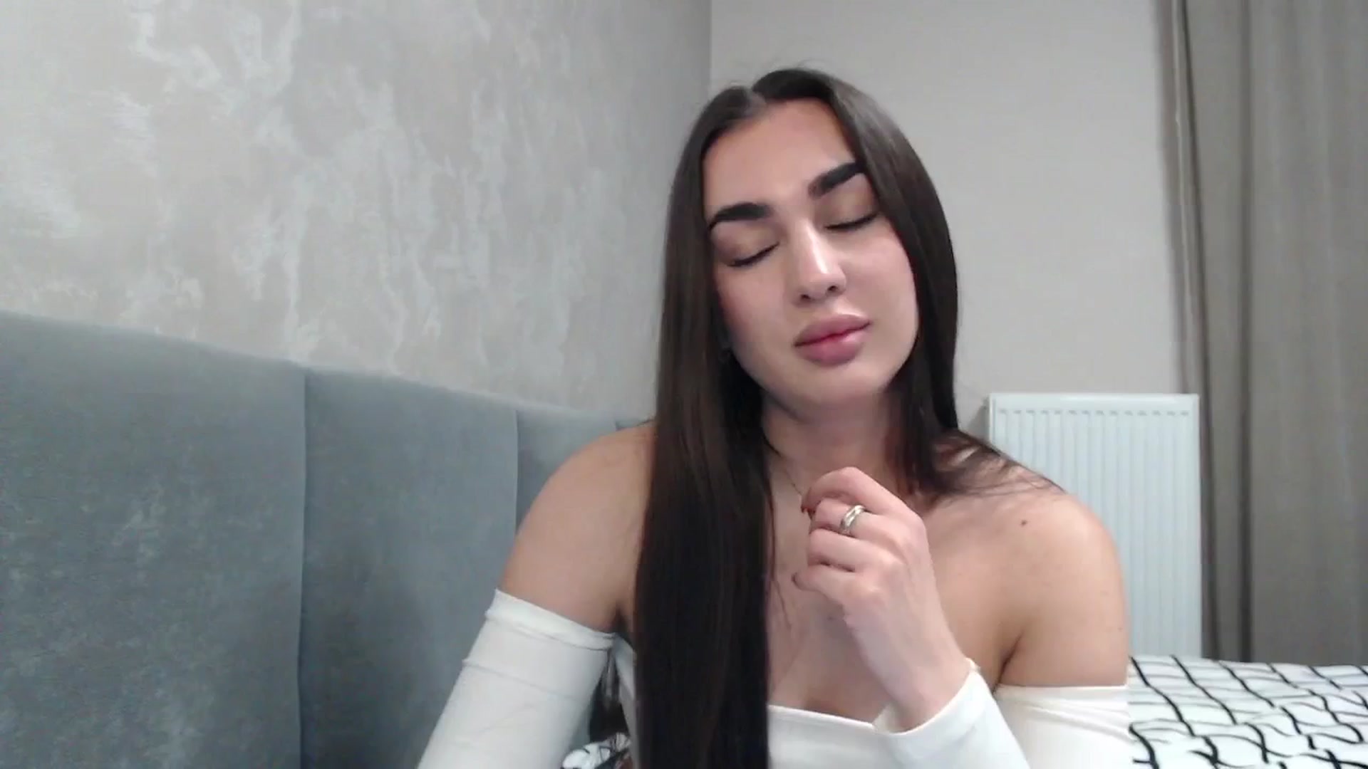Gallery image thumbnail from NatrlBeauty's myfreecams stream on, 04/12/2025, 11:36 image 12 of 20