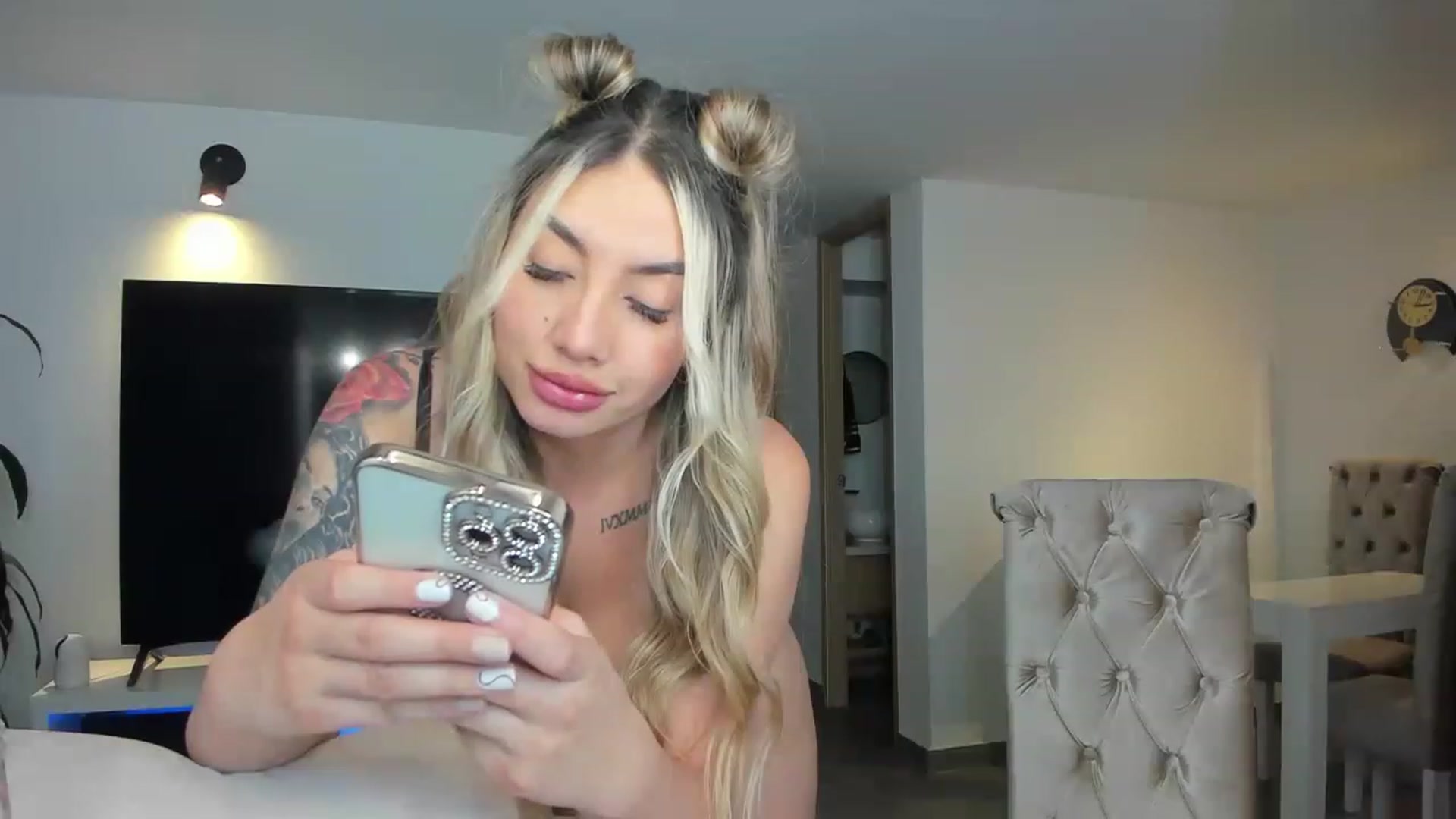 Gallery image thumbnail from Nattamala's myfreecams stream on, 11/19/2022, 02:00 image 9 of 20
