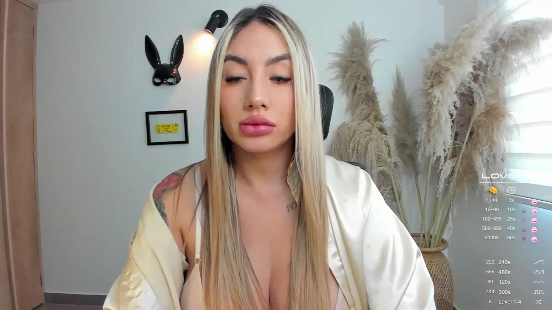 Gallery image thumbnail from Nattamala's myfreecams stream on, 11/25/2022, 17:40 image 16 of 20