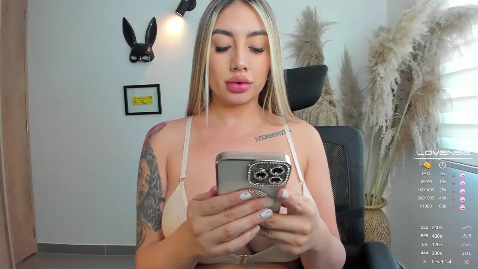 Gallery image thumbnail from Nattamala's myfreecams stream on, 11/25/2022, 18:11 image 12 of 20