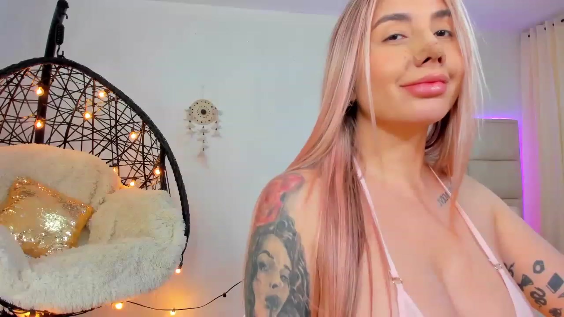 Gallery image thumbnail from Nattamala's myfreecams stream on, 05/07/2023, 17:50 image 8 of 20