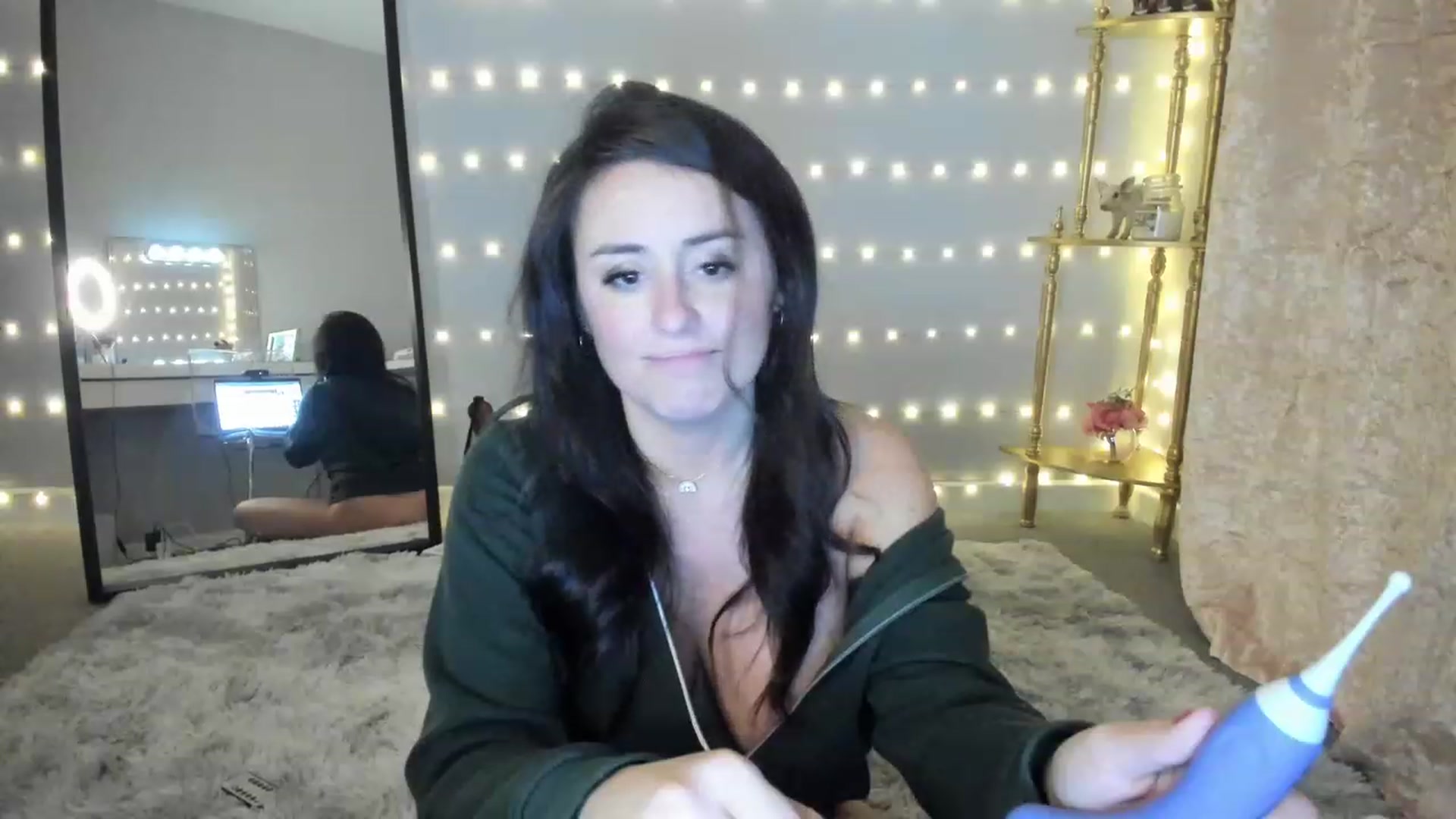 Gallery image thumbnail from NattyAdams's myfreecams stream on, 11/18/2022, 24:43 image 16 of 20