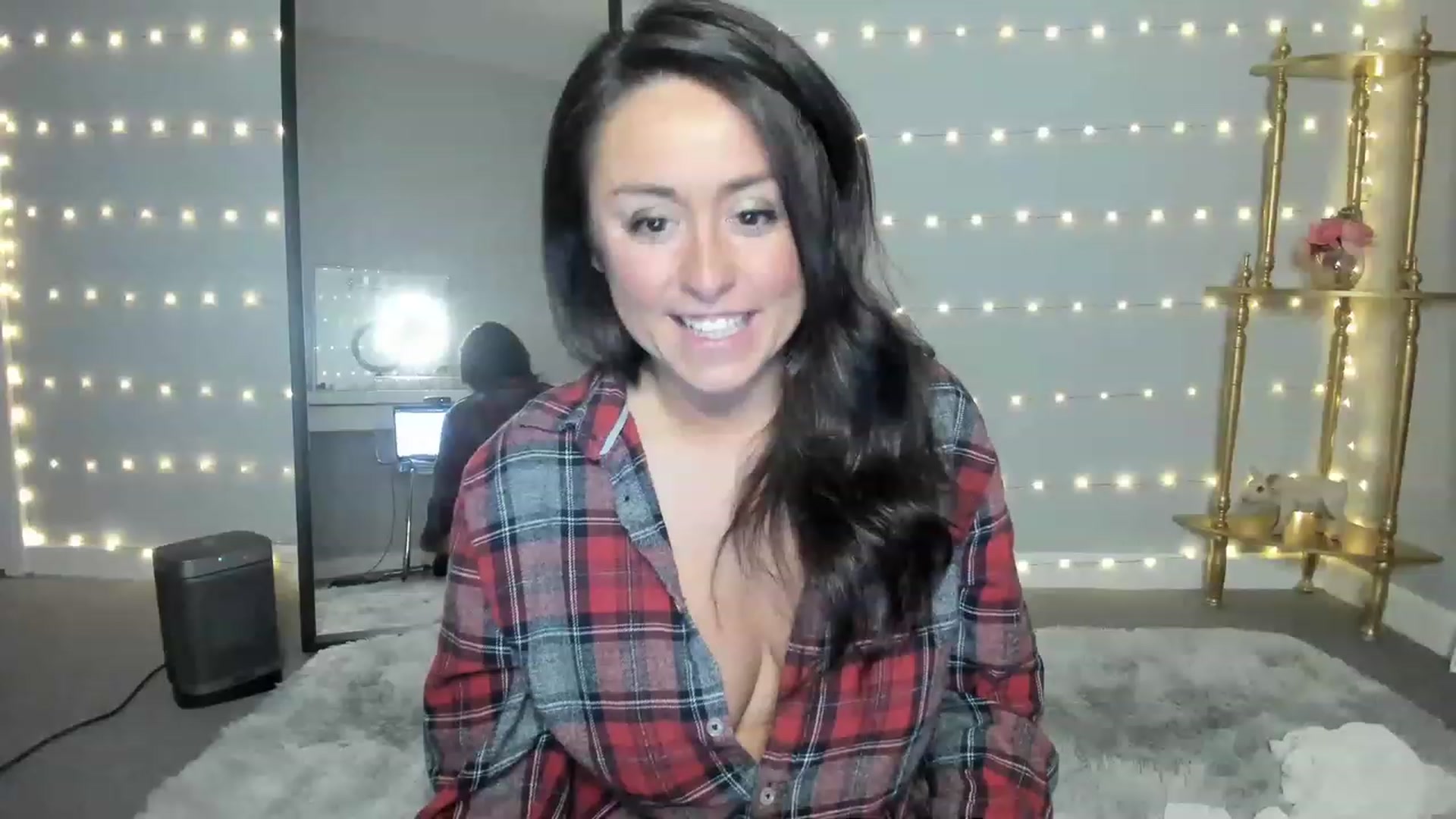 Gallery image thumbnail from NattyAdams's myfreecams stream on, 12/12/2022, 01:46 image 15 of 20