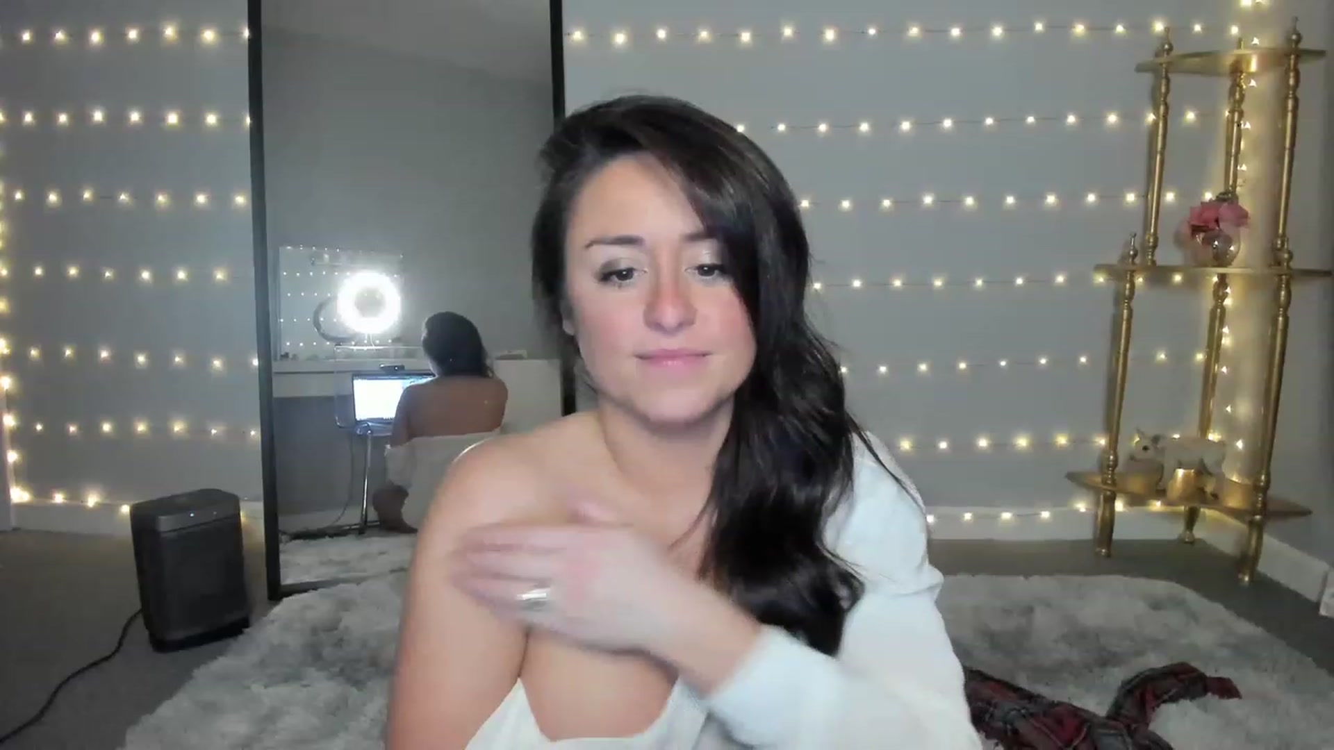 Gallery image thumbnail from NattyAdams's myfreecams stream on, 12/12/2022, 01:46 image 9 of 20