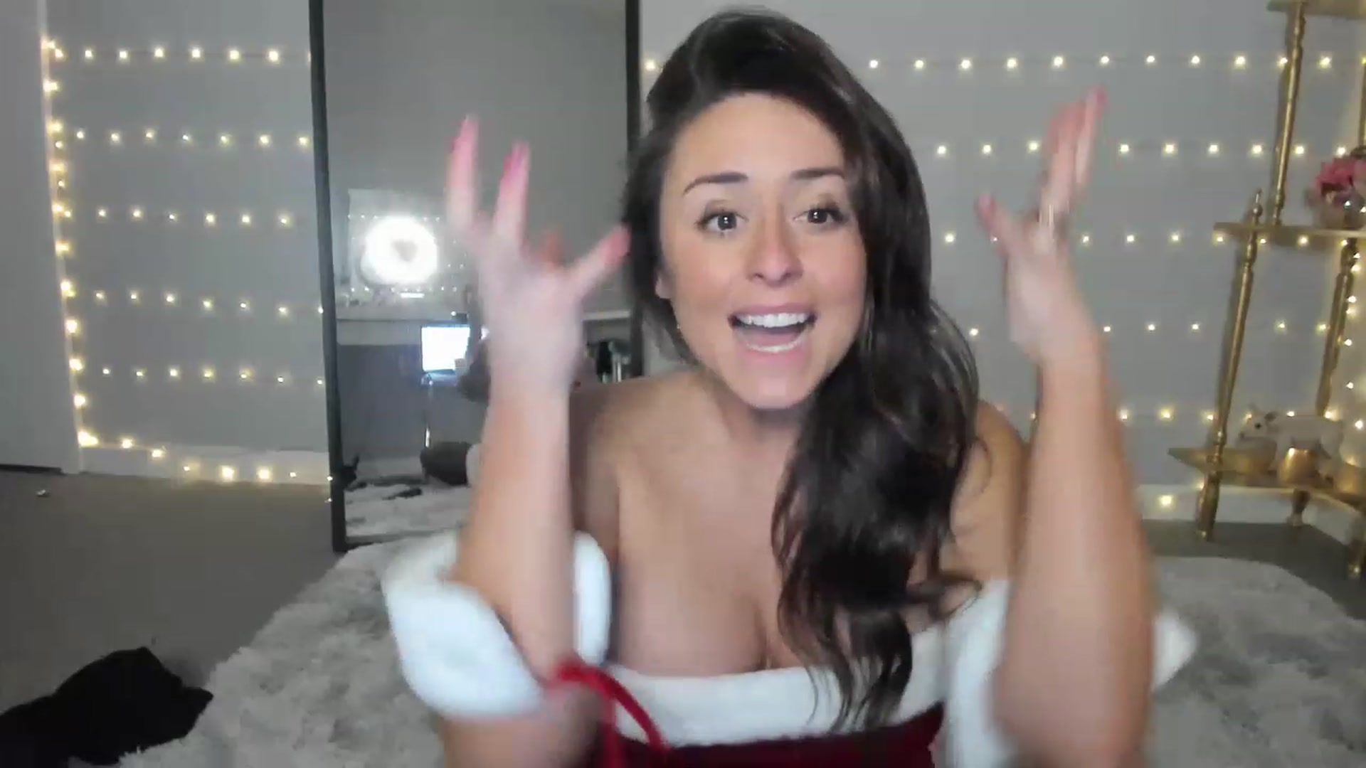 Gallery image thumbnail from NattyAdams's myfreecams stream on, 12/19/2022, 02:51 image 19 of 20