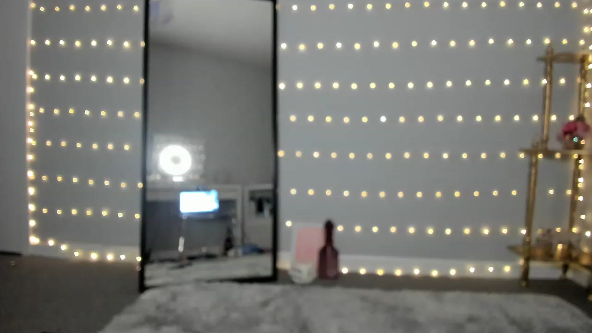 Gallery image thumbnail from NattyAdams's myfreecams stream on, 12/19/2022, 02:51 image 10 of 20