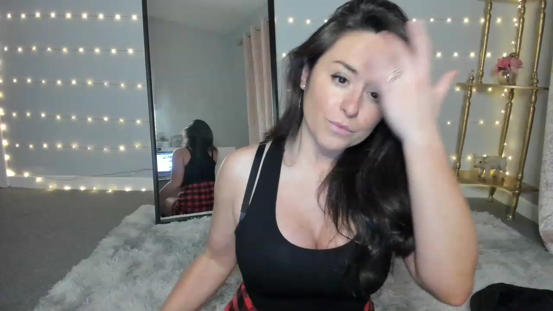 Gallery image thumbnail from NattyAdams's myfreecams stream on, 02/18/2023, 24:05 image 15 of 20