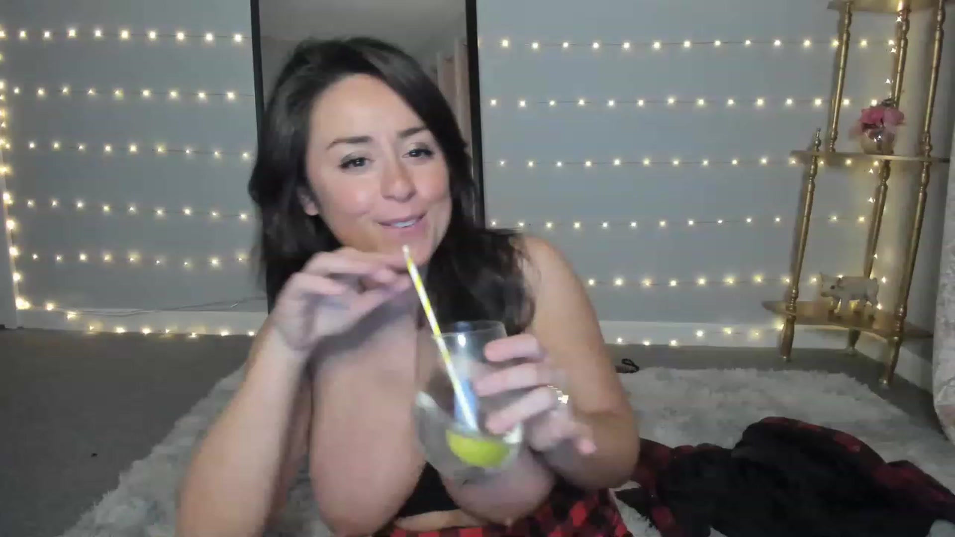 Gallery image thumbnail from NattyAdams's myfreecams stream on, 02/18/2023, 01:33 image 18 of 20