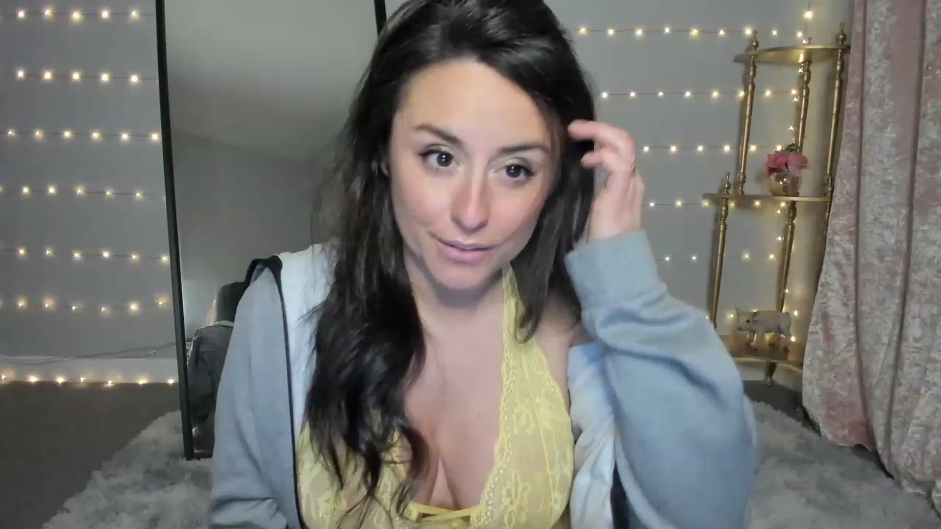 Gallery image thumbnail from NattyAdams's myfreecams stream on, 03/05/2023, 01:04 image 6 of 20