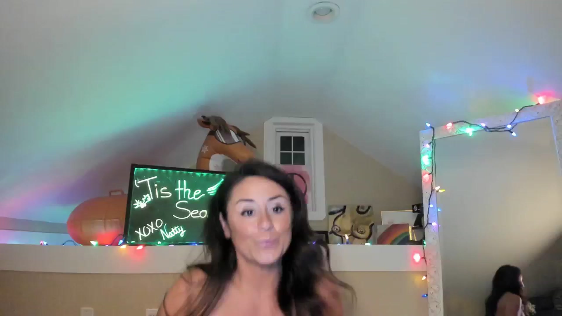 Gallery image thumbnail from NattyAdams's myfreecams stream on, 12/13/2023, 04:07 image 18 of 20