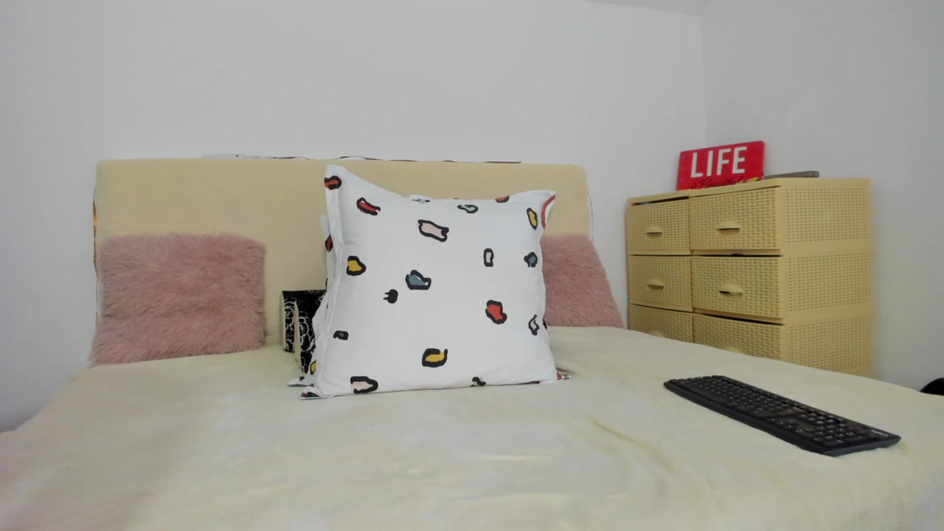 Gallery image thumbnail from NattyPrecious's myfreecams stream on, 03/22/2023, 10:04 image 12 of 20