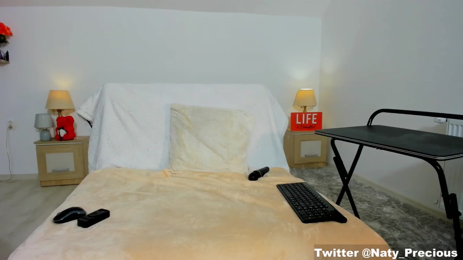 Gallery image thumbnail from NattyPrecious's myfreecams stream on, 05/21/2024, 15:45 image 15 of 20