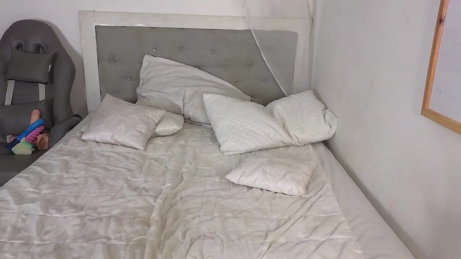 Gallery image thumbnail from NaturalHentai's myfreecams stream on, 08/24/2023, 05:37 image 18 of 20