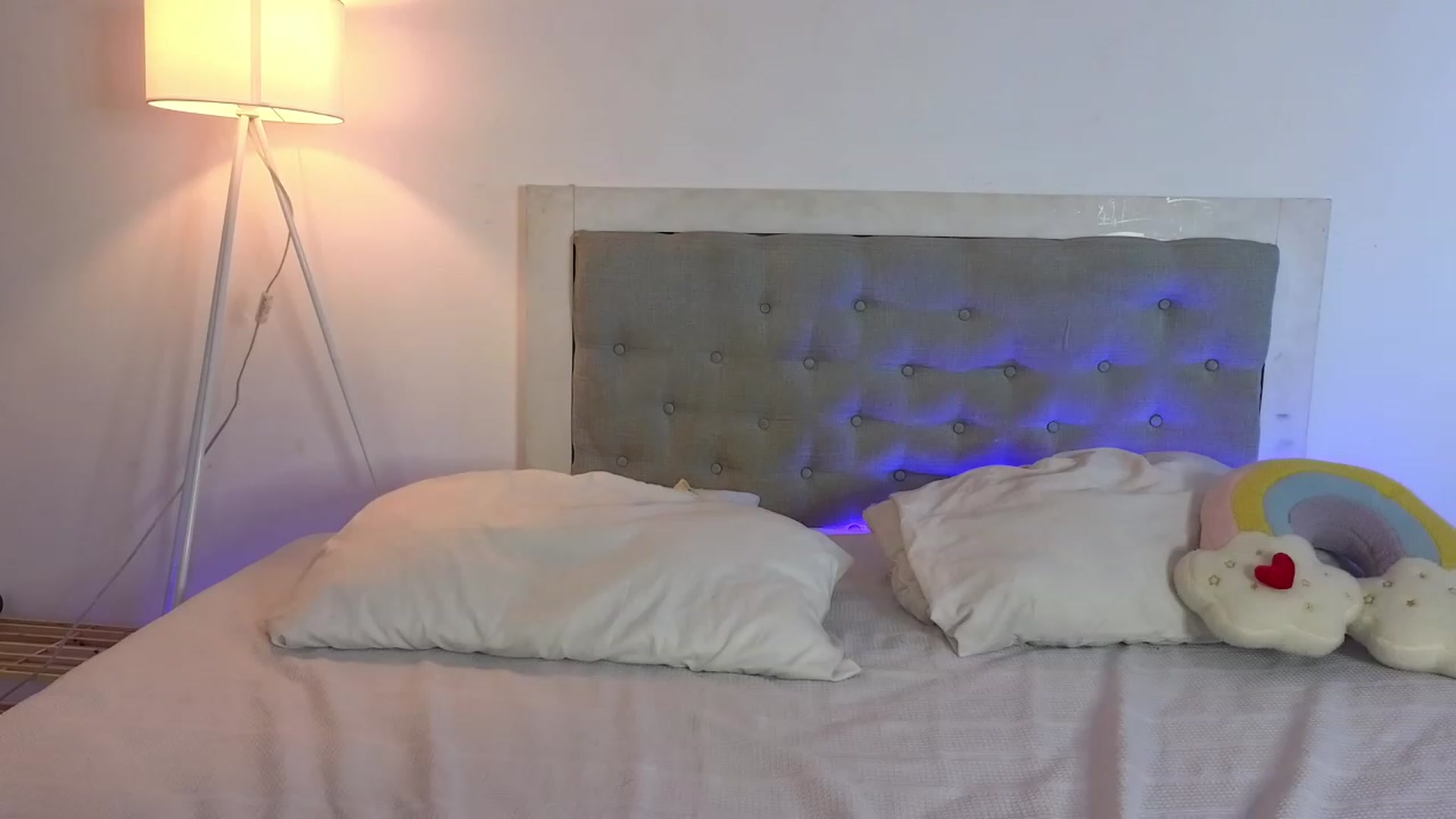 Gallery image thumbnail from NaturalHentai's myfreecams stream on, 09/24/2023, 17:30 image 1 of 20
