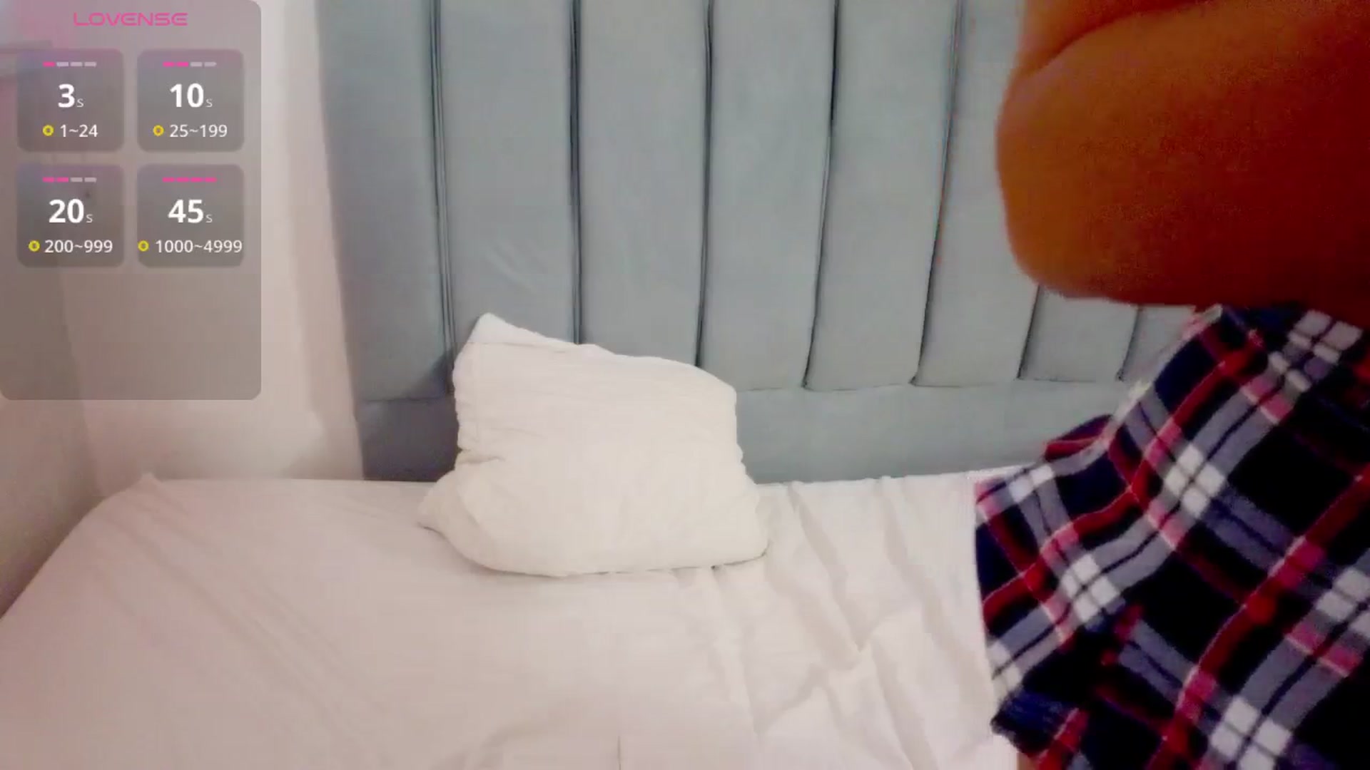 Gallery image thumbnail from NaturalHentai's myfreecams stream on, 12/01/2024, 19:58 image 14 of 20