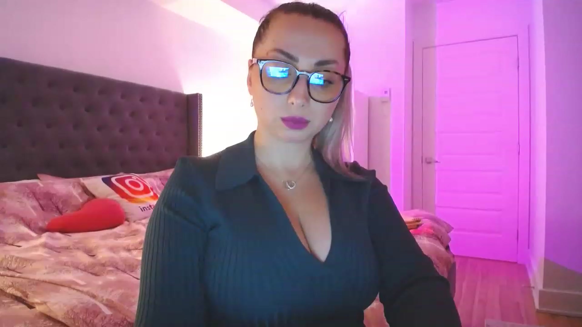 Gallery image thumbnail from NaturalOne_'s myfreecams stream on, 11/21/2022, 05:28 image 20 of 20