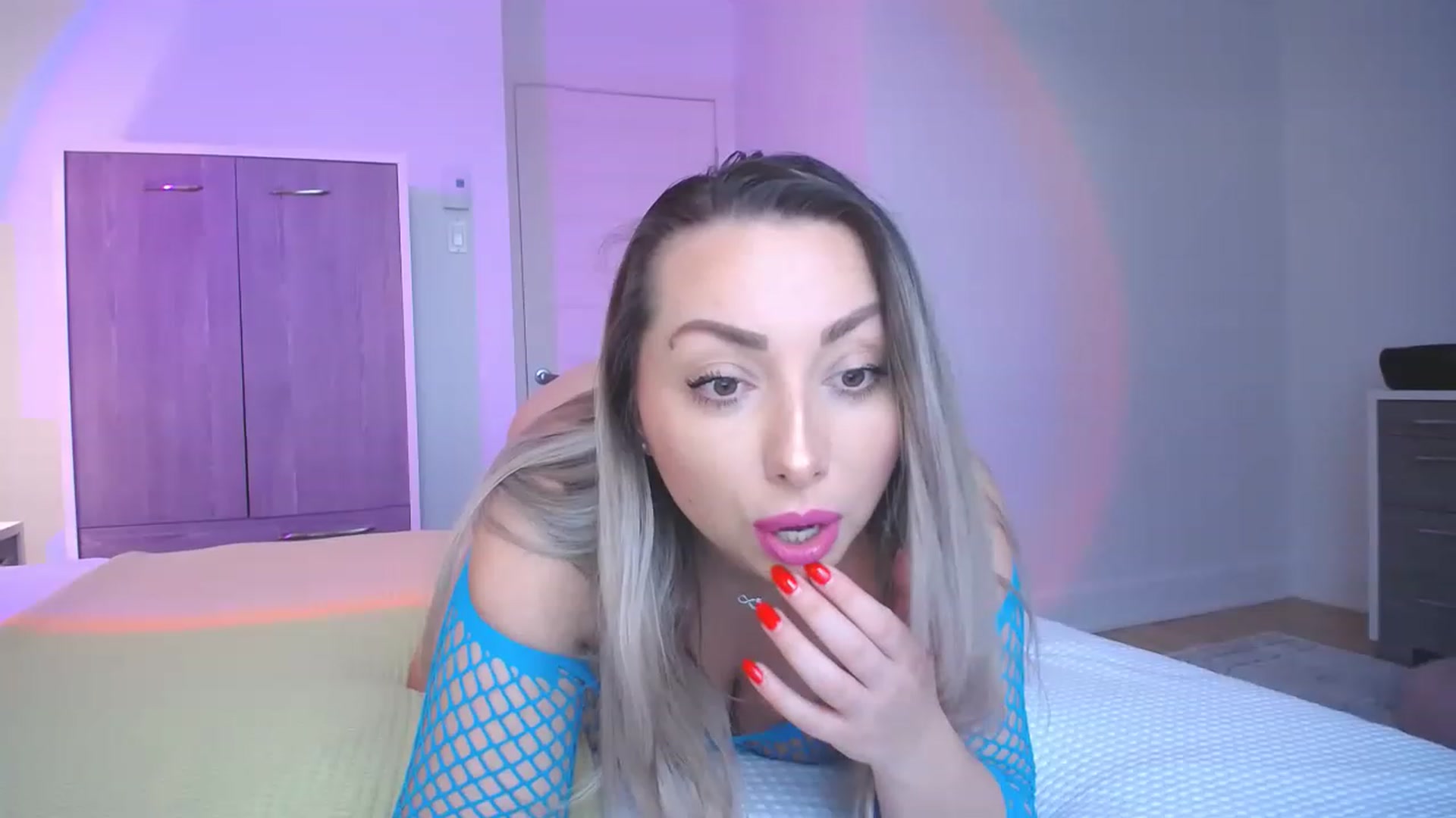 Gallery image thumbnail from NaturalOne_'s myfreecams stream on, 12/02/2022, 20:31 image 17 of 20