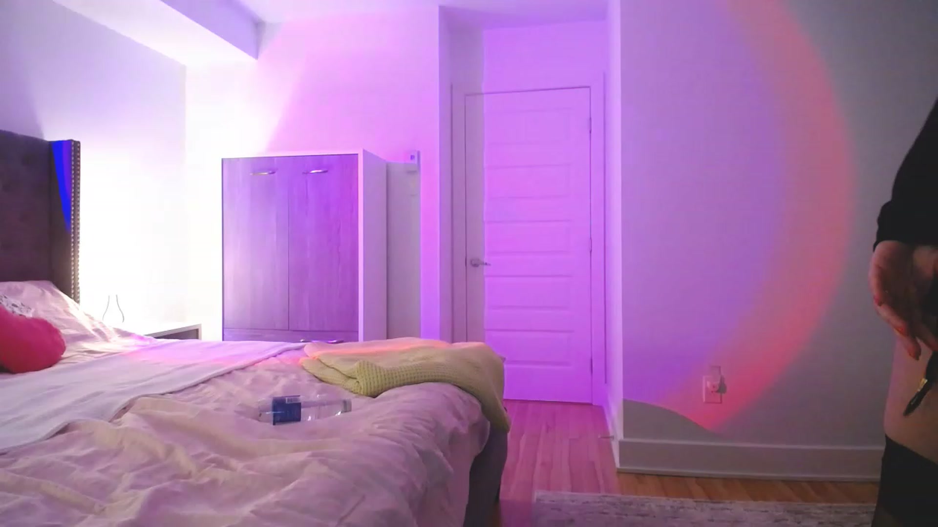 Gallery image thumbnail from NaturalOne_'s myfreecams stream on, 12/05/2022, 03:10 image 6 of 20