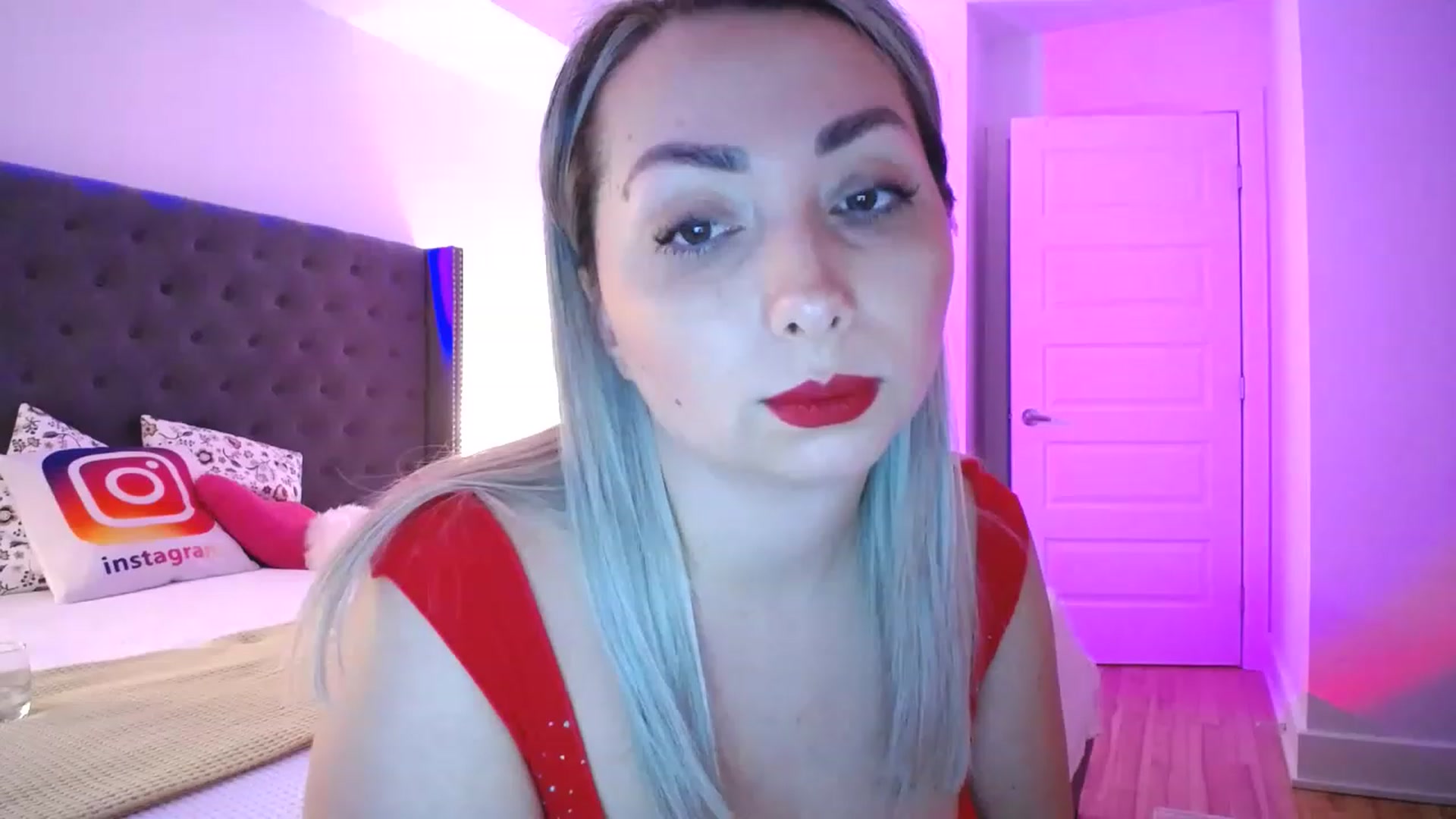 Gallery image thumbnail from NaturalOne_'s myfreecams stream on, 12/22/2022, 22:17 image 1 of 20