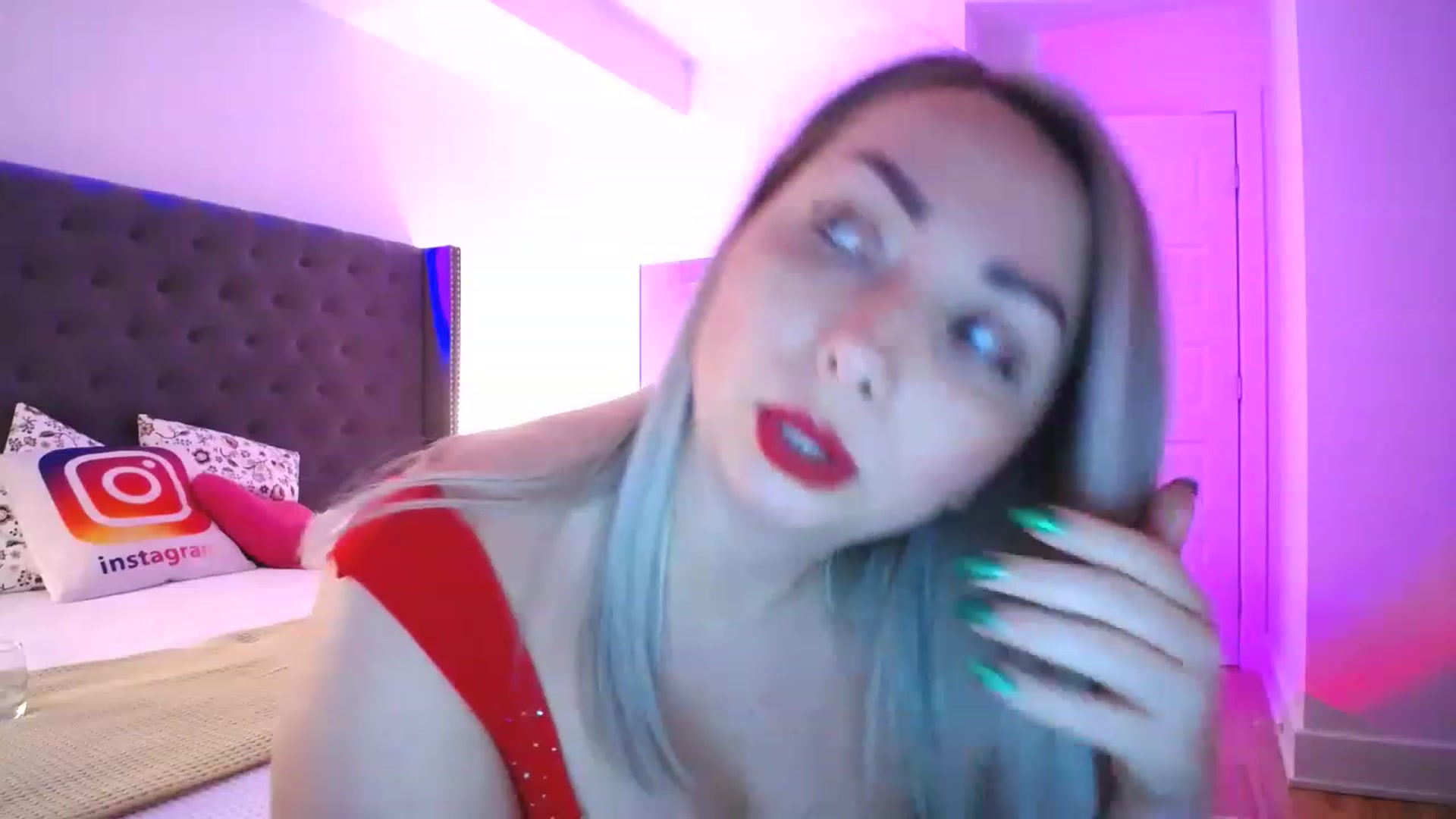 Gallery image thumbnail from NaturalOne_'s myfreecams stream on, 12/22/2022, 22:17 image 2 of 20