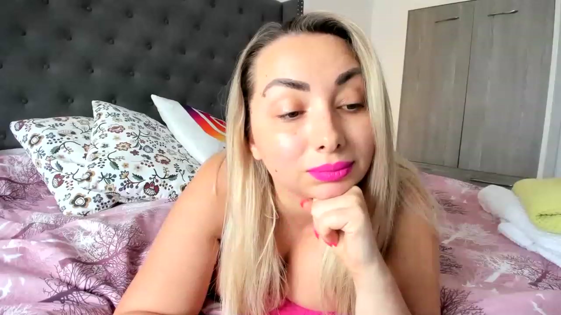 Gallery image thumbnail from NaturalOne_'s myfreecams stream on, 02/19/2023, 17:16 image 19 of 20