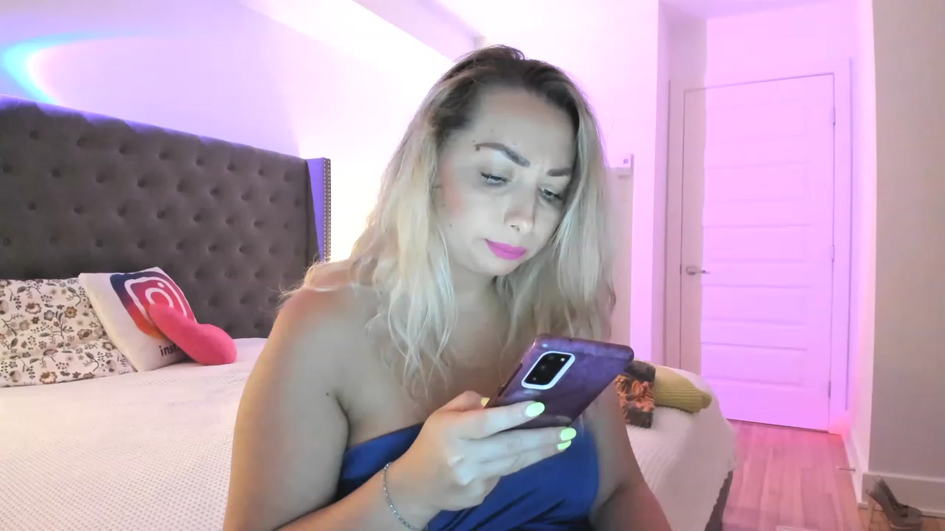 Gallery image thumbnail from NaturalOne_'s myfreecams stream on, 02/23/2023, 23:37 image 10 of 20