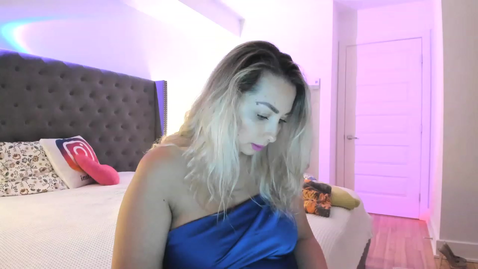 Gallery image thumbnail from NaturalOne_'s myfreecams stream on, 02/23/2023, 23:37 image 9 of 20