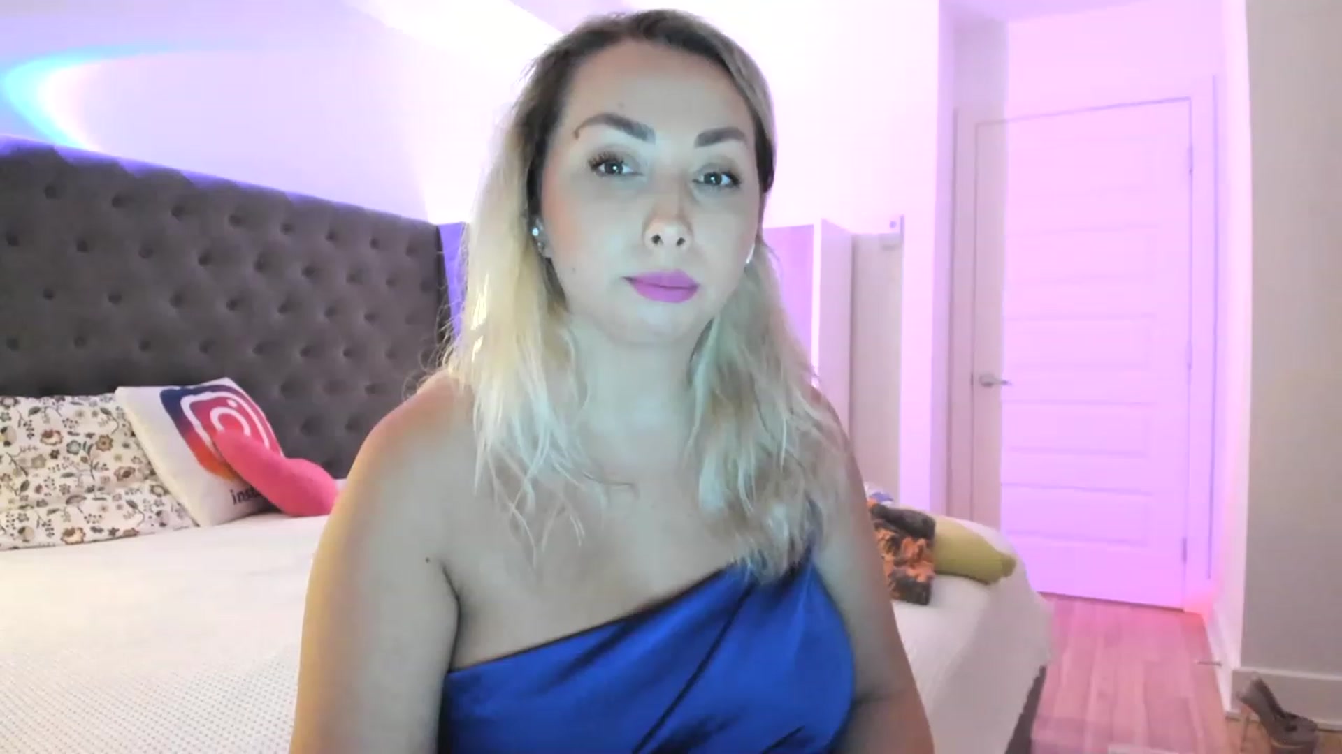 Gallery image thumbnail from NaturalOne_'s myfreecams stream on, 02/23/2023, 23:37 image 3 of 20