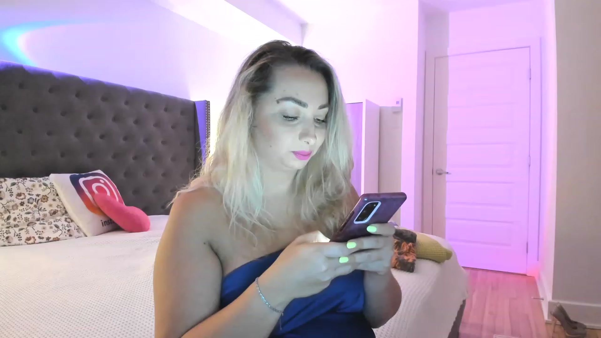 Gallery image thumbnail from NaturalOne_'s myfreecams stream on, 02/23/2023, 23:37 image 11 of 20