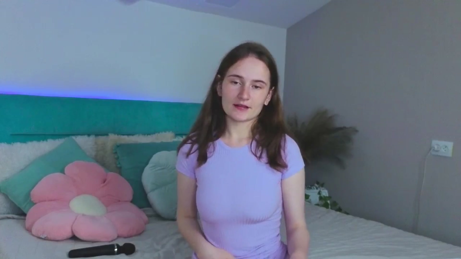 Gallery image thumbnail from Natural_meri's myfreecams stream on, 06/09/2025, 10:11 image 19 of 20