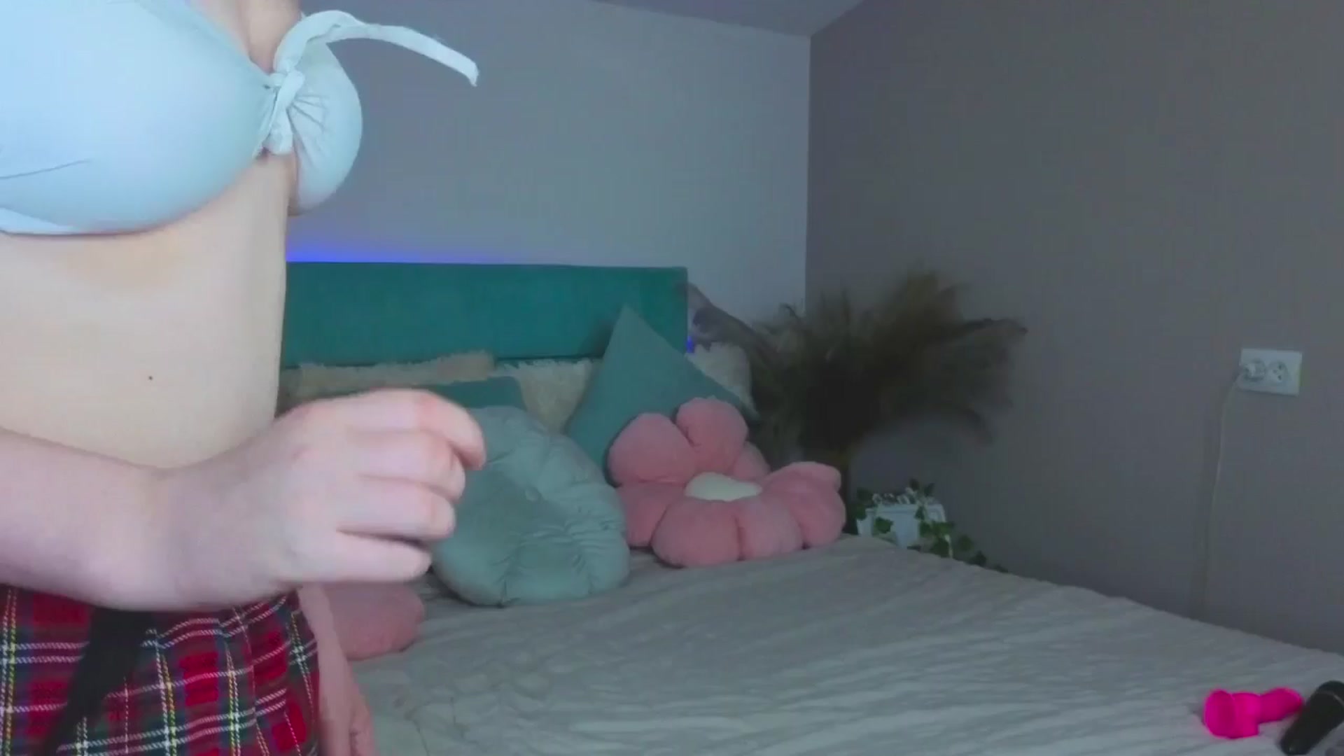 Gallery image thumbnail from Natural_meri's myfreecams stream on, 06/09/2025, 11:04 image 8 of 20