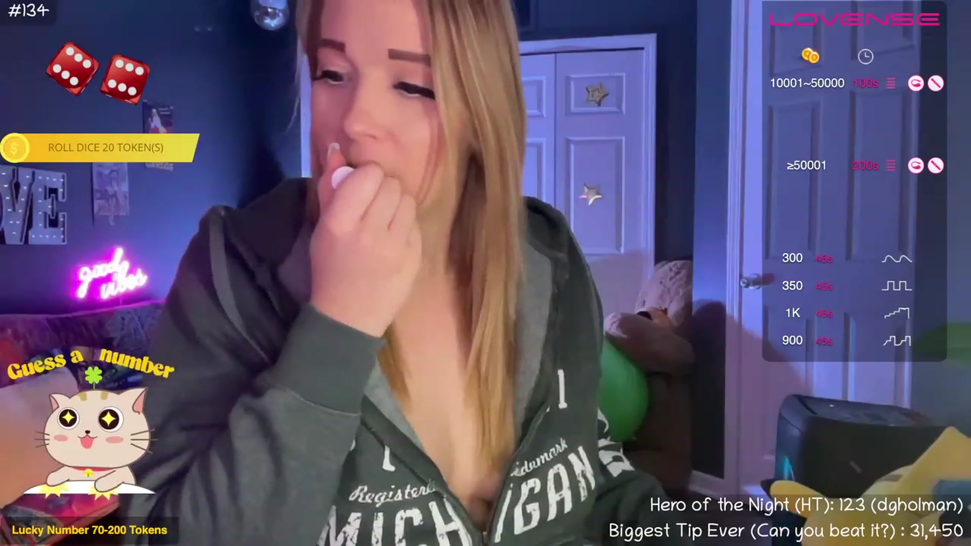 Gallery image thumbnail from NaturallyReal's myfreecams stream on, 02/18/2023, 05:25 image 5 of 20