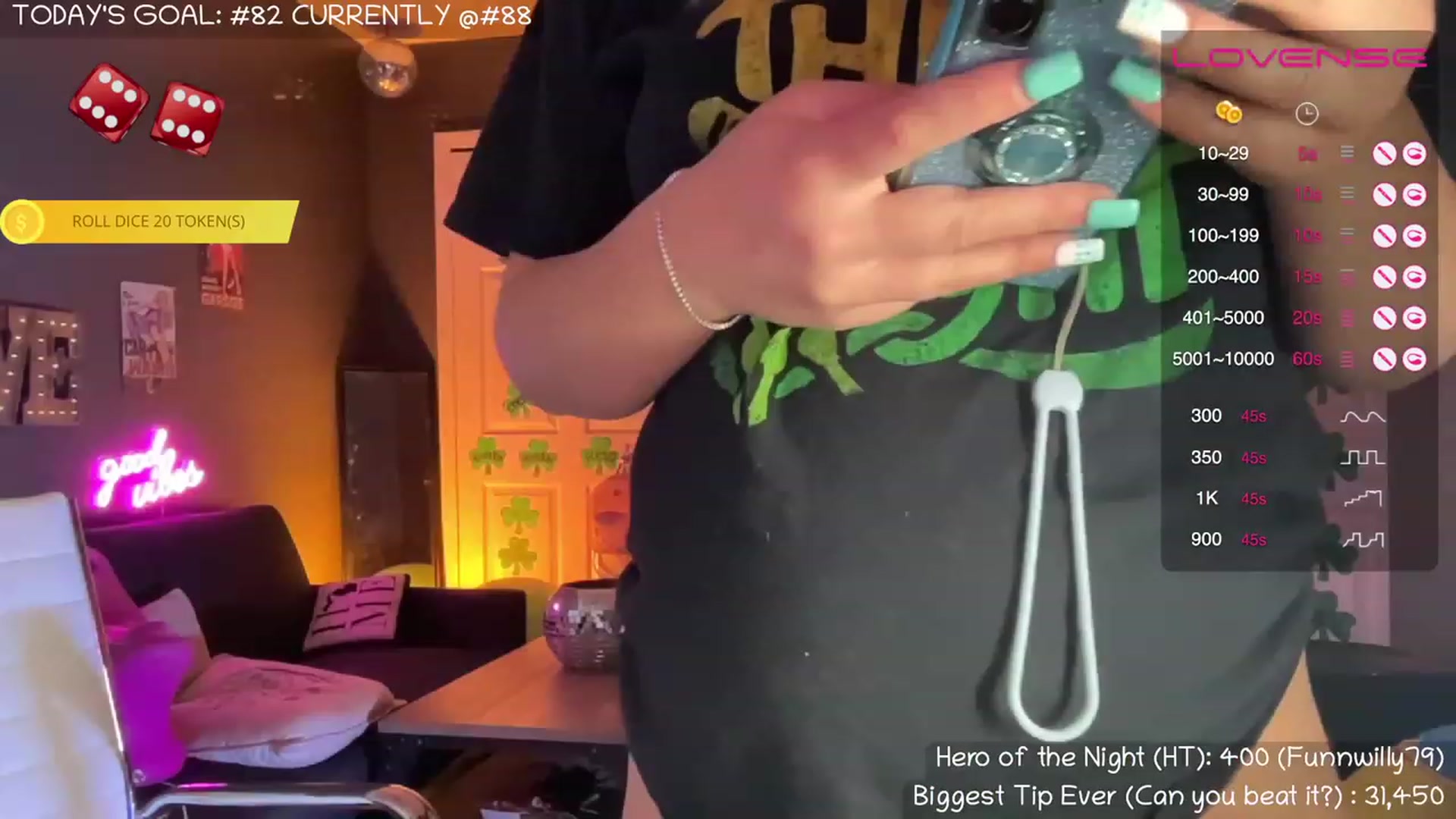 Gallery image thumbnail from NaturallyReal's myfreecams stream on, 03/26/2023, 05:32 image 17 of 20